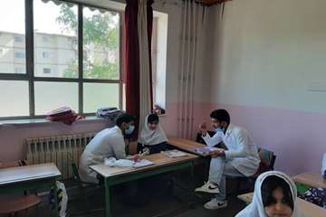 غربالگری سلامت دهان و دندان در مدارس توسط دانشجویان دانشکده دندانپزشکی