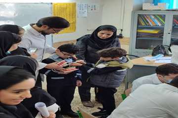 غربالگری سلامت دهان و دندان در مدارس توسط دانشجویان دانشکده دندانپزشکی