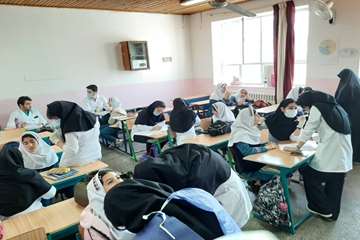 غربالگری سلامت دهان و دندان در مدارس توسط دانشجویان دانشکده دندانپزشکی