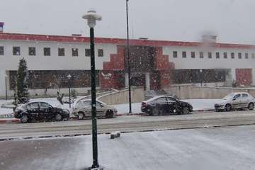 یک روز برفی در دانشکده دندانپزشکی رشت